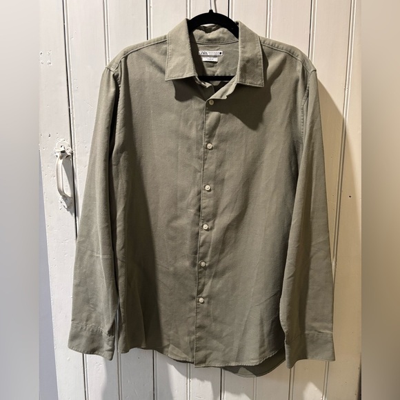 Zara Button Up Collared Shirt - Picture 2 of 5
